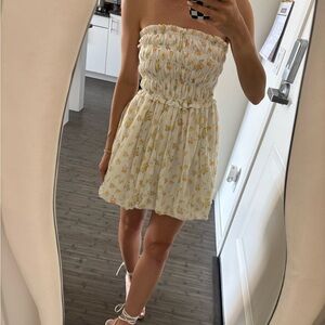 Xs Jessica Simpson white Floral yellow Strapless mini Dress bubble smocked